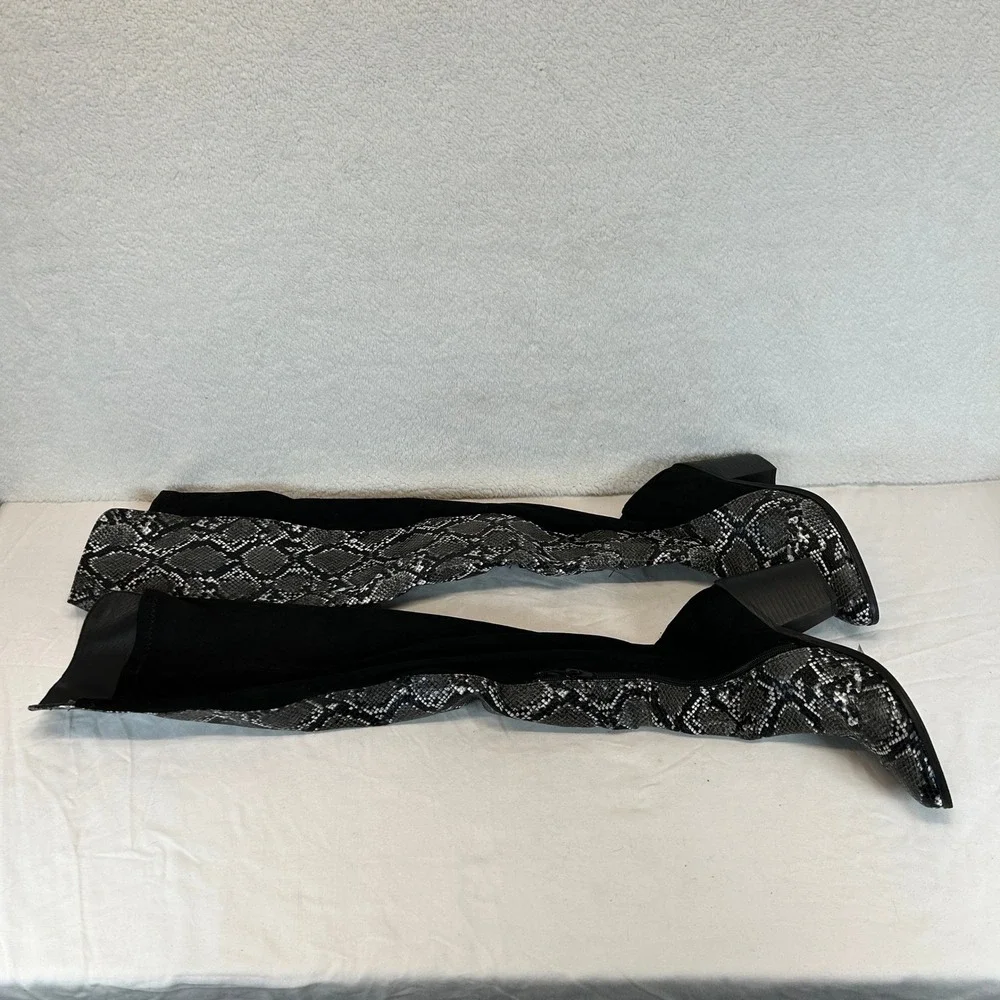 Chase + Chloe keywords snakeskin